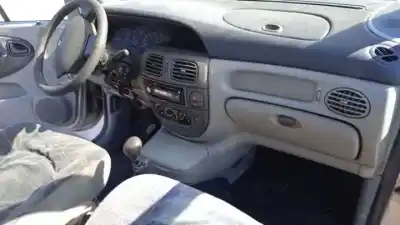 Scrapping Vehicle renault scenic (ja..) f9q736 of the year 1999 powered 