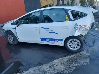 Véhicule à la ferraille toyota prius (zvw30) 2zr de l'année 2012 alimenté 