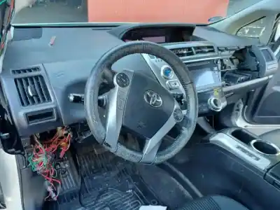 Véhicule à la ferraille toyota prius (zvw30) 2zr de l'année 2012 alimenté 