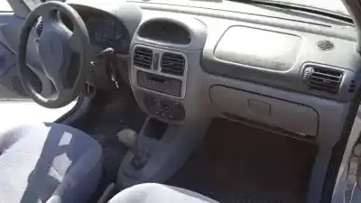 Scrapping Vehicle renault clio ii fase i (b/cbo) k4j713 of the year 2000 powered 