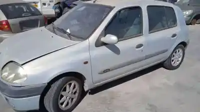 Scrapping Vehicle renault clio ii fase i (b/cbo) k4j713 of the year 2000 powered 