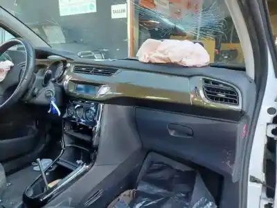 Здавання транспортного засобу citroen c3 9hpdv6ated4 року 2011 потужний 