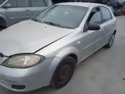 Véhicule à la ferraille chevrolet lacetti f14d3-g de l'année 2004 alimenté 