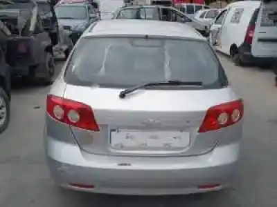 Véhicule à la ferraille chevrolet lacetti f14d3-g de l'année 2004 alimenté 