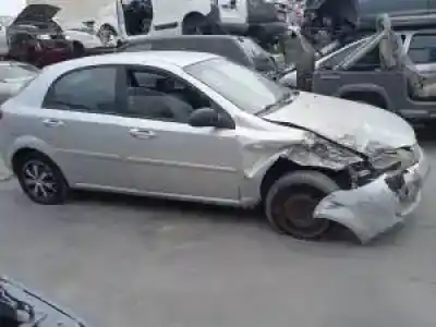 Véhicule à la ferraille chevrolet lacetti f14d3-g de l'année 2004 alimenté 