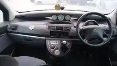 Veículo de Sucata citroen c8 2.2 hdi fap cat (4hw) do ano 2004 alimentado 