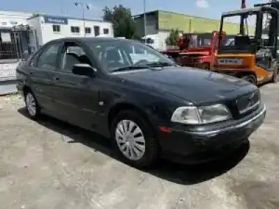 Veículo de Sucata volvo s40 berlina b4164s2 do ano 1997 alimentado 