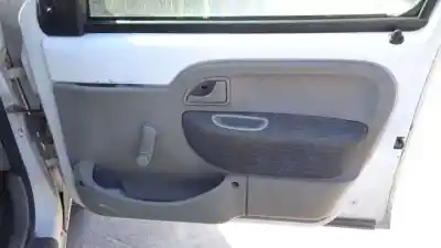 Здавання транспортного засобу renault kangoo (f/kc0) k9k714 року 2003 потужний  Здавання транспортного засобу renault kangoo (f/kc0) k9k714 року 2003 потужний