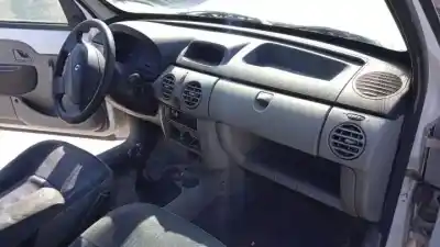 Здавання транспортного засобу renault kangoo (f/kc0) k9k714 року 2003 потужний  Здавання транспортного засобу renault kangoo (f/kc0) k9k714 року 2003 потужний