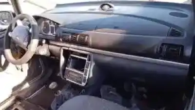 Veículo de Sucata ford galaxy (vy) e5sa do ano 2000 alimentado 