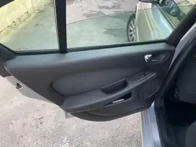 Здавання транспортного засобу jaguar x-type i (x400) 2.5 v6 a las 4 ruedas року 2001 потужний 