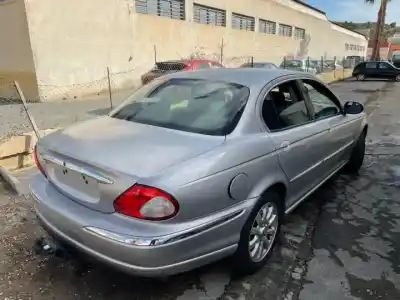 Здавання транспортного засобу jaguar x-type i (x400) 2.5 v6 a las 4 ruedas року 2001 потужний 
