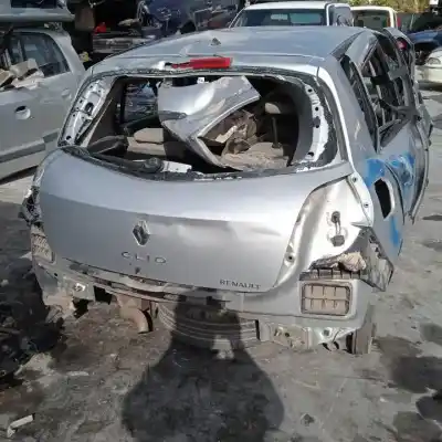 Veículo de Sucata renault clio iii 1.5 dci diesel cat (k9k-830) do ano 2010 alimentado 