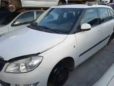 Scrapping Vehicle skoda fabia combi (5j5) cayb of the year 2010 powered 