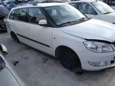 Scrapping Vehicle skoda fabia combi (5j5) cayb of the year 2010 powered 