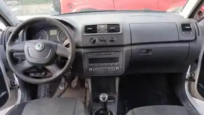 Scrapping Vehicle skoda fabia combi (5j5) cayb of the year 2010 powered 