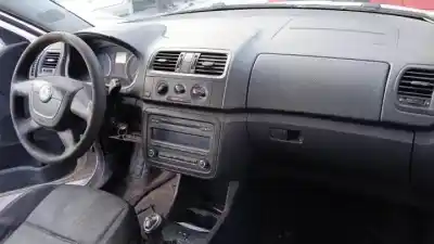 Scrapping Vehicle skoda fabia combi (5j5) cayb of the year 2010 powered 