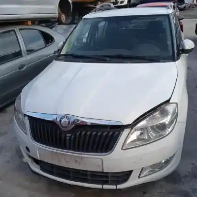Scrapping Vehicle skoda fabia combi (5j5) cayb of the year 2010 powered 