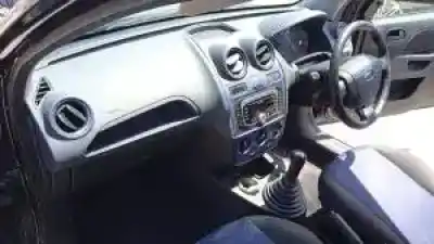 Veículo de Sucata ford fiesta (cbk) fuja do ano 2003 alimentado 