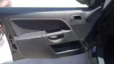 Veículo de Sucata ford fiesta (cbk) fuja do ano 2003 alimentado 