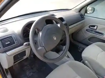 Здавання транспортного засобу renault clio ii fase ii (b/cb0) k4jb711 року 2001 потужний 