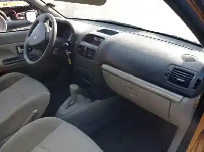 Здавання транспортного засобу renault clio ii fase ii (b/cb0) k4jb711 року 2001 потужний 