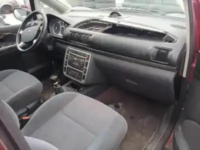 Veículo de Sucata ford galaxy (vy) e5sa do ano 2000 alimentado 