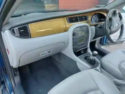 Здавання транспортного засобу jaguar x-type i (x400) 2.5 v6 a las 4 ruedas року 2002 потужний 