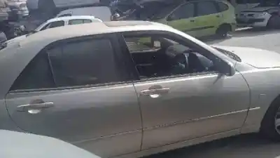Здавання транспортного засобу lexus is 300 (jce10) 2jzge року 2001 потужний 