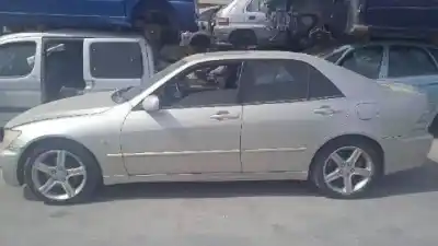 Здавання транспортного засобу lexus is 300 (jce10) 2jzge року 2001 потужний 
