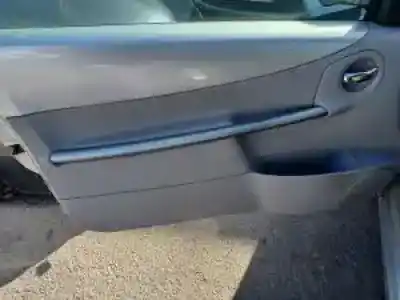 Veículo de Sucata citroen c3 pluriel nfutu5jp4 do ano 2003 alimentado 