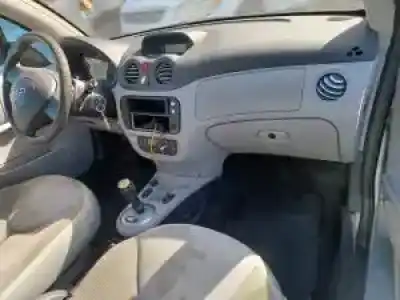 Veículo de Sucata citroen c3 pluriel nfutu5jp4 do ano 2003 alimentado 