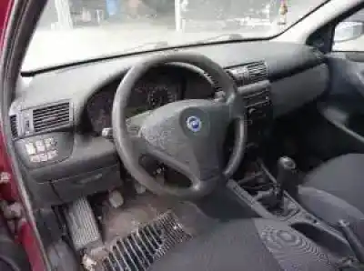 Veicolo di demolizione fiat stilo (192) 192a1000 dell'anno 2001 alimentato 