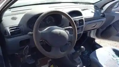 Scrapping Vehicle renault clio ii fase i (b/cbo) f8q632 of the year 1998 powered 
