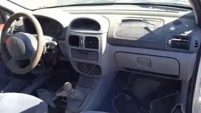 Scrapping Vehicle renault clio ii fase i (b/cbo) f8q632 of the year 1998 powered 
