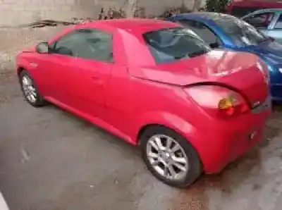 Veicolo di demolizione OPEL TIGRA TWIN TOP Z12XE dell'anno 2004 alimentato 
