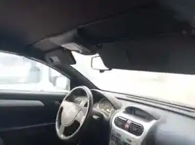 Veicolo di demolizione opel tigra twin top z12xe dell'anno 2004 alimentato 