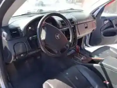 Veículo de Sucata mercedes-benz clase m (w163) 628963 do ano 2001 alimentado 