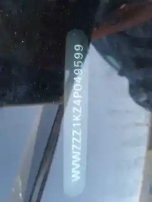 Veículo de Sucata volkswagen golf v berlina (1k1) bkc do ano 2003 alimentado 