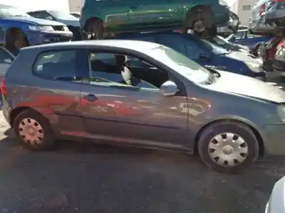 Veículo de Sucata volkswagen golf v berlina (1k1) bkc do ano 2003 alimentado 