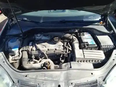 Veículo de Sucata volkswagen golf v berlina (1k1) bkc do ano 2003 alimentado 