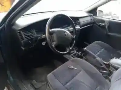 Sloopvoertuig opel vectra c caravan y22dtr van het jaar 2000 aangedreven 