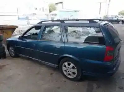 Sloopvoertuig opel vectra c caravan y22dtr van het jaar 2000 aangedreven 