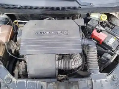 Veicolo di demolizione ford fiesta (cbk) a9jb dell'anno 2001 alimentato 