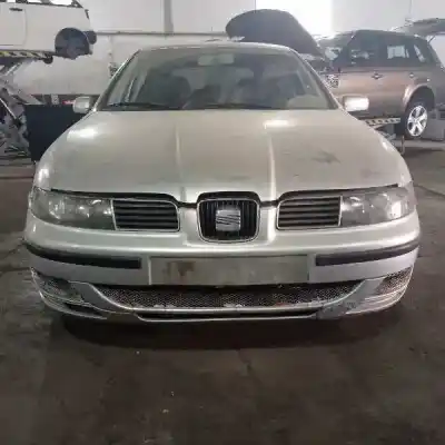 Здавання транспортного засобу SEAT LEON (1M1) Stella року 2000 потужний AHW