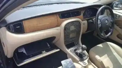 Scrapping Vehicle jaguar x-type i (x400) 2.5 v6 a las 4 ruedas of the year 2003 powered 