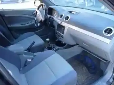 Véhicule à la ferraille chevrolet lacetti f16d3-g de l'année 2004 alimenté 