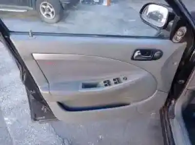 Véhicule à la ferraille chevrolet lacetti f16d3-g de l'année 2004 alimenté 