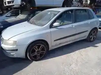 Veículo de Sucata fiat stilo (192) 192a1000 do ano 2001 alimentado 