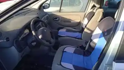 Scrapping Vehicle renault scenic (ja..) f9q733 of the year 2001 powered 